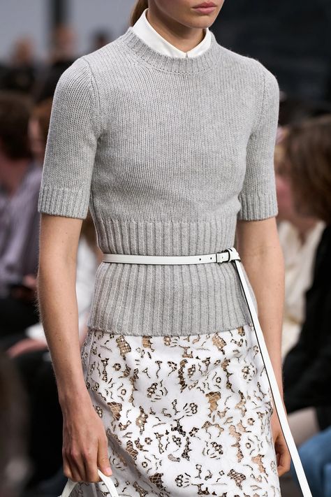 Summer Knitwear, 2025 Fashion, Show Collection, Michael Kors Collection, Skirt Fits, Fashion Show Collection, Knit Outfit, Knit Fashion, Knitting Inspiration