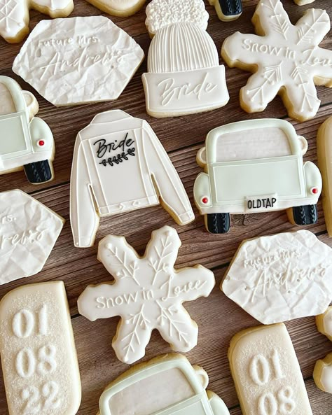 Wedding Shower Winter Theme, Bachelorette Winter Themes, Bachelorette Party Favors Winter, Cozy Winter Bridal Shower Ideas, Snow In Love Bridal Shower Cookies, Bridal Shower Ideas Themed Winter, Winter Bachelorette Party Decorations, Apres Ski Engagement Party, Snow In Love Cookies