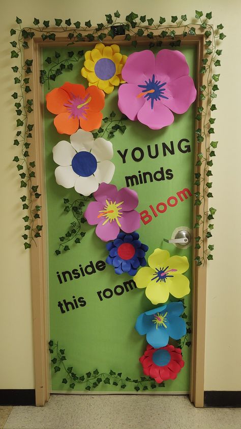 Flower Door Decorations Classroom, Spring Door Classroom, May Door Decorations, Spring Boards For Preschool, May Classroom Door Ideas, April Door Decorations Classroom, Spring Preschool Door Ideas, May Door Decorations Classroom, Spring Classroom Door Decorations