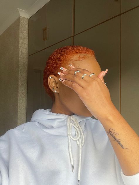 Short Hair Ginger Color, Hair Dye Ideas Black Women Short Hair, Dye Short Hair Black Women, Ginger Low Cut Hair Black Women, Dyed Hair For Black Women Natural, Short Dyed Hair Inspiration, Ginger Short Hair Black Women, Short Ginger Hair Black Women, Hair Turban Tutorial