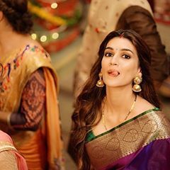 Kirti Sanon Saree, Kriti Sanon In Saree, Kriti Sanon Cute, Kriti Sanon Saree, Saree Designs Party Wear, Kriti Sanon, Bollywood Girls, Saree Look, Bollywood Celebrities