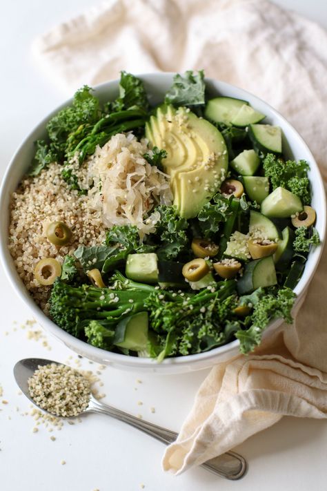 Macro Bowl, Healthy Nutrition Plan, Tahini Dressing, Greens Recipe, Healthy Nutrition, Plant Based Diet, Tahini, Eating Habits, Aesthetic Food