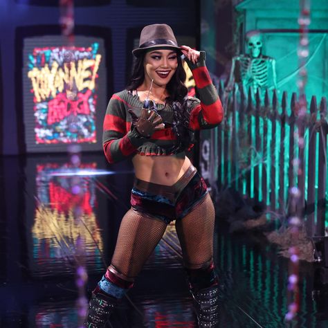 Wwe Halloween, Roxanne Perez, Bailey Wwe, Halloween Havoc, Love In Life, Wwe Legends, Wwe Female Wrestlers, Wwe Girls, Wrestling Wwe