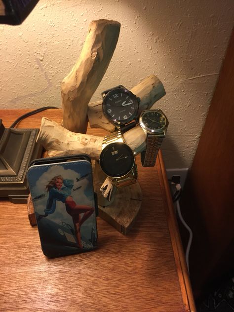 Wood watch holder Ceramic Watch Holder, Clay Watch Holder, Diy Watch Holder, Diy Watch, Watch Holder, Ceramic Watch, Diy Clay, Wood Watch, Leather Watch