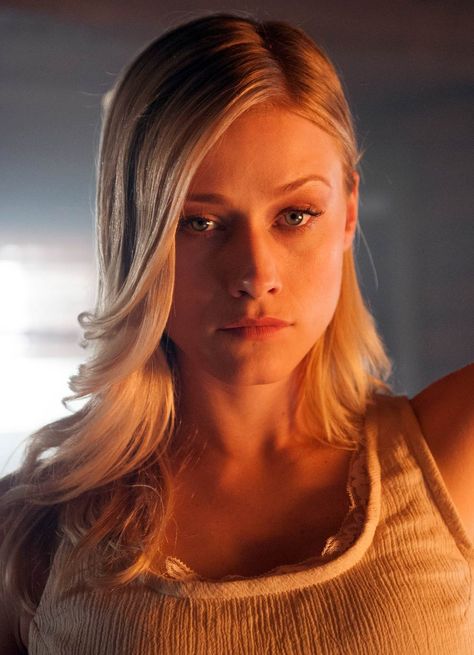 Olivia Taylor Dudley Olivia Dudley, The Magicians Syfy, Olivia Taylor Dudley, Hollywood Girls, Celebrity Beauty, Badass Women, Blonde Bombshell, Gal Gadot, Film Aesthetic