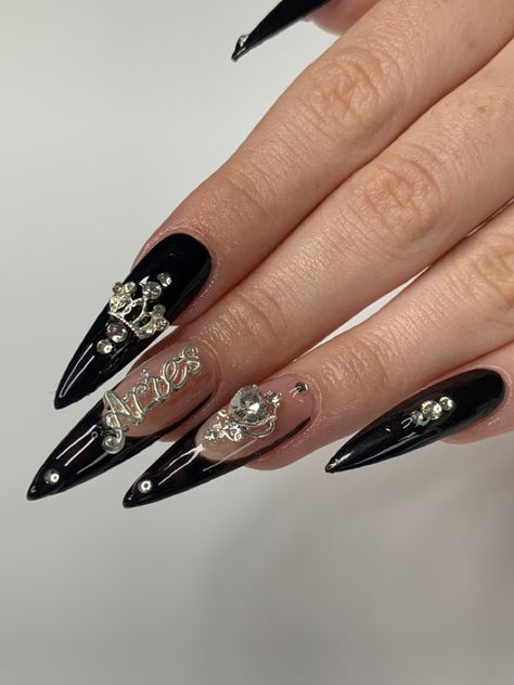 Saggitarius Birthday Nail Ideas, Aries Themed Nails, Black Scorpio Nails, Aries Nails Zodiac Signs, Birthday Nails Aries, Aries Nails Acrylic, Birthday Nails Capricorn, Aries Birthday Nails, Aries Nail Designs