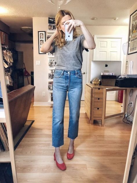 What I Wore This Week Straight Jeans Outfit, Look Jean, Gotta Work, Capsule Wardrobe Work, Mum Fashion, High Fashion Street Style, Mode Inspiration, Red Shoes, Primavera Estate