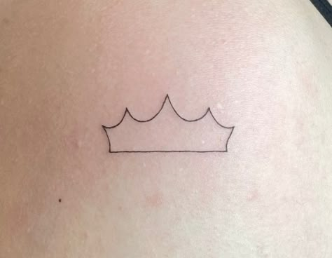 Absolutely love my Tattoo of Anneliese's Birthmark 👑 Princess Anneliese Tattoo, Barbie Birthmark Tattoo, Princess And Pauper Barbie Tattoo, Barbie Crown Tattoo, Tattoo Ideas Barbie, Matching Barbie Tattoos, Barbie Princess And The Pauper Tattoo, Barbie Tattoo Ideas Simple, Barbie Inspired Tattoos