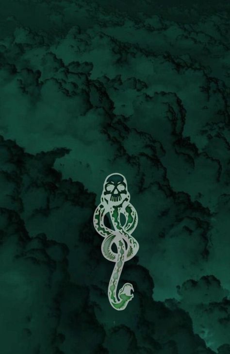 Dark Green Wallpaper Slytherin, Simple Slytherin Wallpaper, Slytherin Princess Wallpaper, Dark Mark Wallpaper, Slytherin Wallpaper Iphone, Slytherin Wallpaper Lockscreen, Slytherin Lockscreen, Slytherin Wallpaper Aesthetic, Draco Malfoy Lockscreen