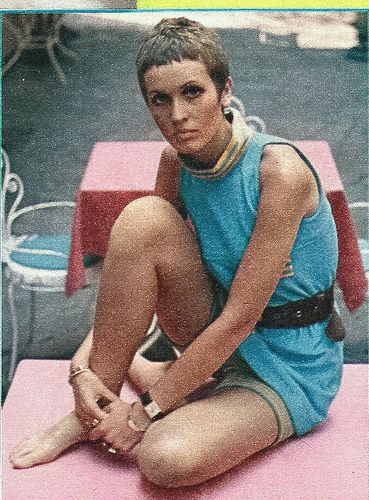 Very cool - singer Julie Driscoll in 1968 | Flickr - Photo Sharing! Julie Driscoll, Cropped Hair, 60s Icons, Jazz Singer, Swinging 60s, Crop Hair, Hippie Culture, Uk Music, Vintage Inspiration