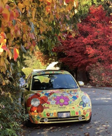 Flower Roof Car, Volkswagen Beetle Aesthetic, Hippie Car, Bug Car, Car Deco, Cool Car Accessories, Beetle Car, Beetle Convertible, Vw Vintage