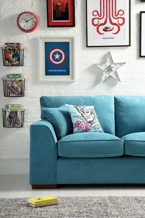 Captain America Marvel living room Geek Living Room, Marvel Room Decor, Marvel Decor, Marvel Bedroom, Marvel Room, Geek Room, Nerd Room, Disney House