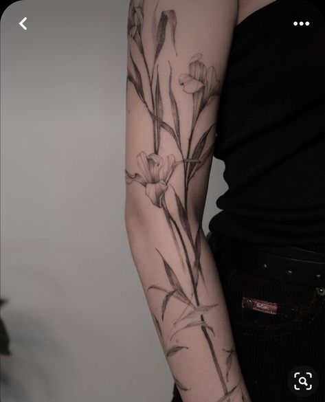 Flowers Sleeve Tattoo, Tattoo Botanica, Botanical Tattoo Vintage, Floral Tattoo Design Sleeve, Botanical Sleeve Tattoo, Eva Tattoo, Anatomy Tattoo, American Traditional Tattoo Ideas, Traditional Tattoo Ideas