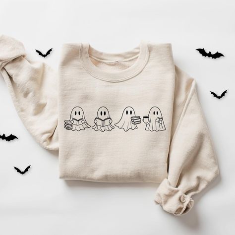 Mom Halloween Sweatshirt, Fall Mom Sweatshirt, Funny Halloween Sweatshirts, Fall Sweater Cricut, Cute Halloween Themed Outfits, Fall Sweatshirts Cricut, Spooky Season Clothes, Halloween Sweatshirts Cricut, Halloween Hoodie Ideas