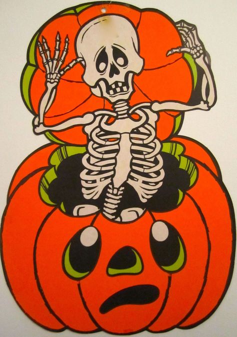 Halloween Clipart Free, Dekorasi Halloween, Vintage Halloween Art, Vintage Halloween Images, Halloween Skeleton Decorations, Image Halloween, Halloween Tattoo, Vintage Halloween Decorations, Halloween Illustration