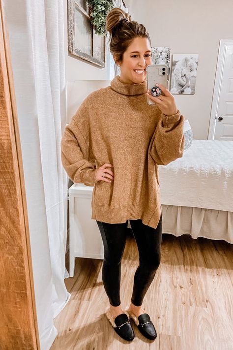 Fur Mules Outfit, Mules Outfit Winter, Leather Leggings Fall Outfit, Mule Outfits Women, Outfits With Mules, Leggings Fall Outfit, Mules Shoes Outfit, Leather Leggings Fall, Mule Outfit