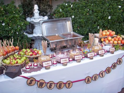 If I had a fall wedding this Carmel apple bar would be a must!!!!!!!!! Candy Apple Bars, Caramel Apple Bar, Wedding Food Bars, Apple Bar, Autumn Wedding Food, Caramel Apple Bars, Apple Bars, Food Stations, Fall Wedding Colors