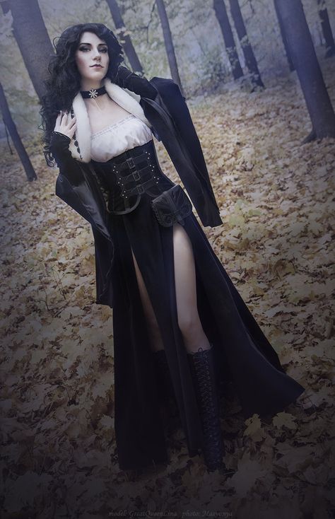 Yennefer Cosplay, The Witcher Series, Witcher Series, Yennefer Of Vengerberg, Cyberpunk Girl, Victorian Goth, Goth Women, Cosplay Tutorial, Marvel Cosplay