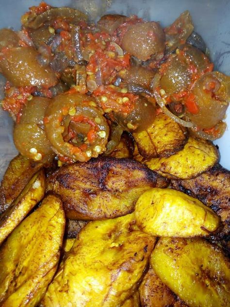 Chips Snap, Fried Plantain, Food Snap, Plantain Chips, Nigerian Food, Plantains Fried, Healthy Food Dishes, Snap Food, Refreshing Cocktails