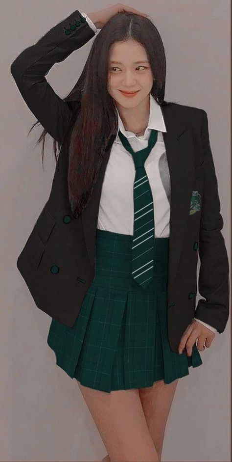 Aesthetic Slytherin Outfit, Slytherin Clothes Aesthetic, Slytherin Girl Outfit, Slytherin Uniform Female, Slytherin Dorm Room, Slytherin Aesthetic Outfit, Slytherin Aesthetic Wallpaper, Slytherin Outfit Ideas, Slytherin Inspired Outfits