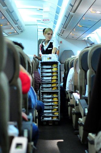 SWISS AIR cabin crew #ly Catering Cart, Swiss Airlines, Airline Interiors, Airport Life, Airline Catering, In-flight Meal, Airplane Food, Fly Travel, Swiss Air