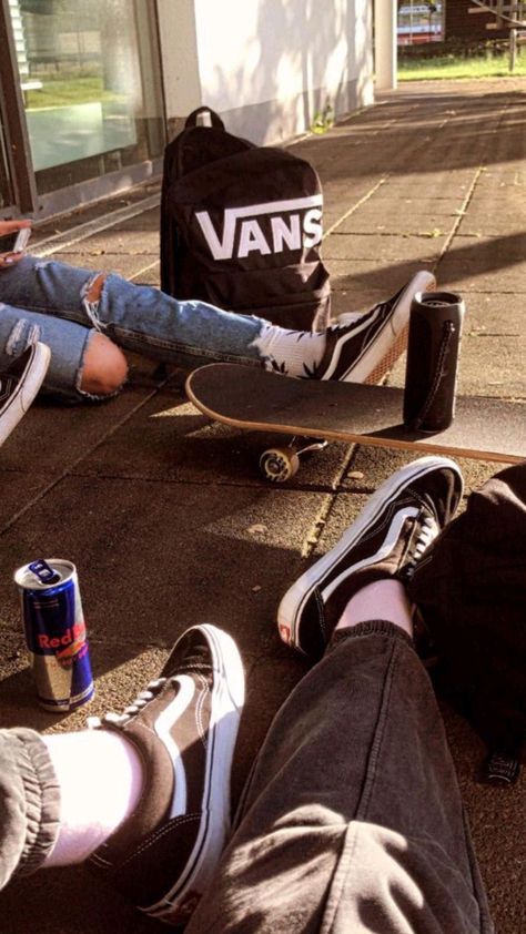 Aesthetic Skate, Skate Vibes, Skateboard Aesthetic, Skate Photos, Skateboard, Pins