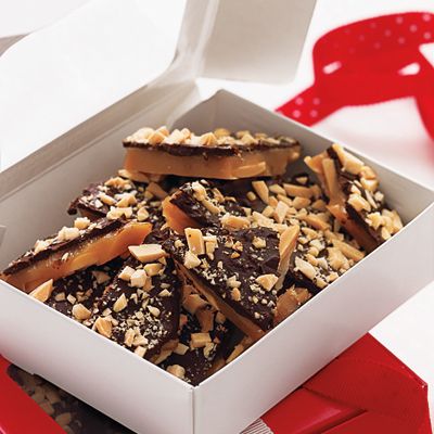 Butter-Crunch Toffee Butter Crunch Toffee, Toffee Crunch, Butter Crunch, Christmas Yummies, Crunch Recipe, Toffee Recipe, Butter Toffee, Christmas Candy Recipes, Homemade Candies