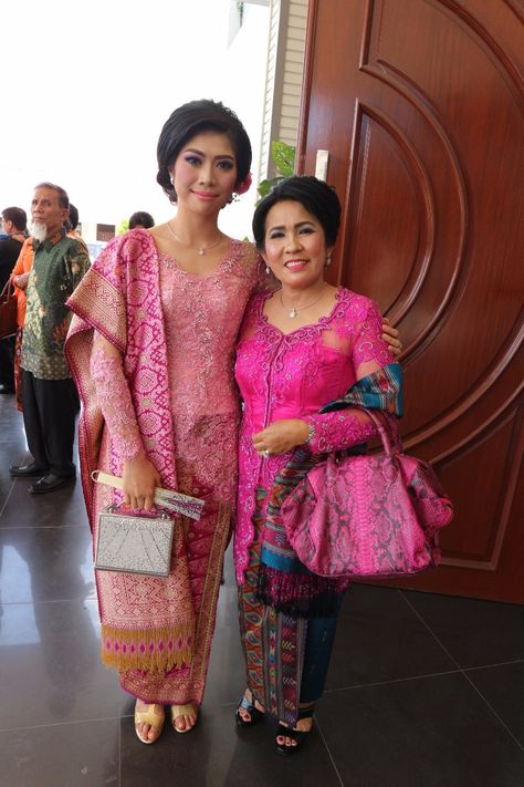 Kebaya pink with Songket Palembang Kebaya Brokat, French Lace, Batik, Lace Dress, Harajuku, Wedding Inspiration, Lace, Pink, Quick Saves