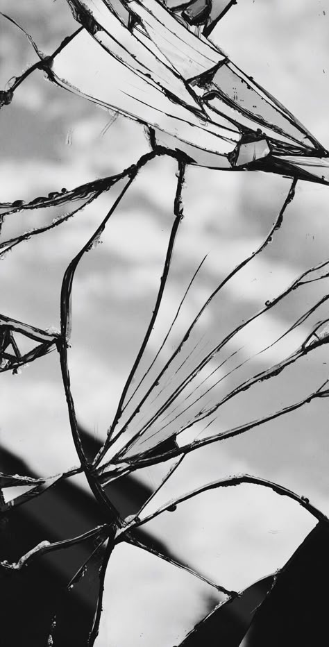 Shattered Mirror, A Level Art Sketchbook, Amoled Wallpapers, Foto Transfer, Catty Noir, Broken Mirror, Photography Themes, Dark Art Drawings, Funny Phone Wallpaper