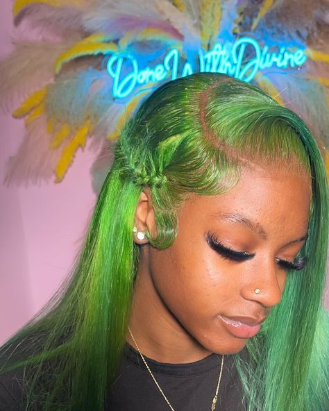 Seeing green ! 😍😍💚 September bookings are open | Booking link in bio #hair #haircolor #wiginstall #aliexpress #explore #luvmehair #lace #whatlace #alipearlhair #lacewigs #headbandwig #nofilterneeded #fyp #trending #bangs Trending Bangs, Frontal Install, Headband Wigs, Lace Wigs, Bangs, Link In Bio, Wigs, Hair Color, Lace