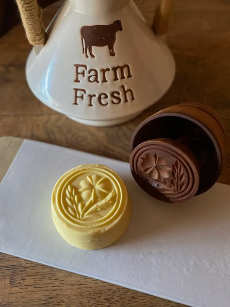 Restoring & Using an Antique Wood Butter Mold — Donnelly Family Farm Wood Butter, Making Butter, Butter Molds, Churning Butter, Farm Lifestyle, Homemade Butter, Food Saver, Kitchen Vintage, Farm Stand