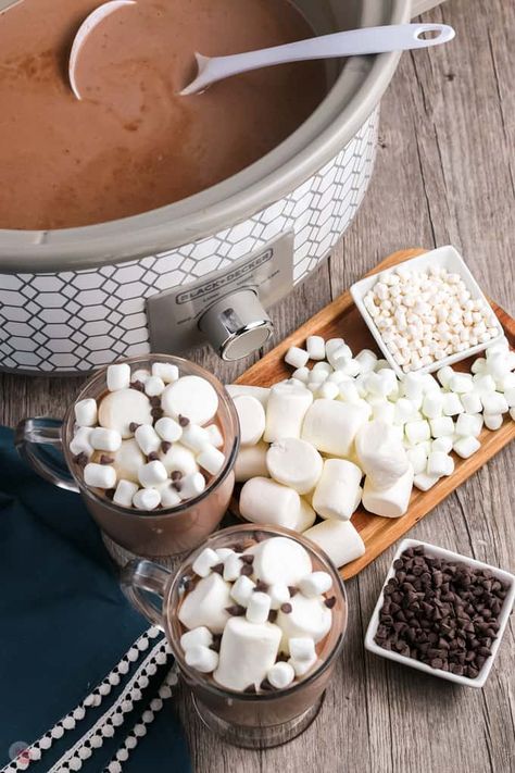 How To Make Hot Chocolate For A Large Crowd, Church Hot Chocolate Bar, Hot Cocoa For A Large Crowd, Crockpot Hot Chocolate Bar, Hot Chocolate Theme Party, Crockpot Hot Chocolate For A Crowd, Easy Hot Cocoa Bar, Hot Chocolate Recipes For A Crowd, Hot Chocolate Christmas Bar