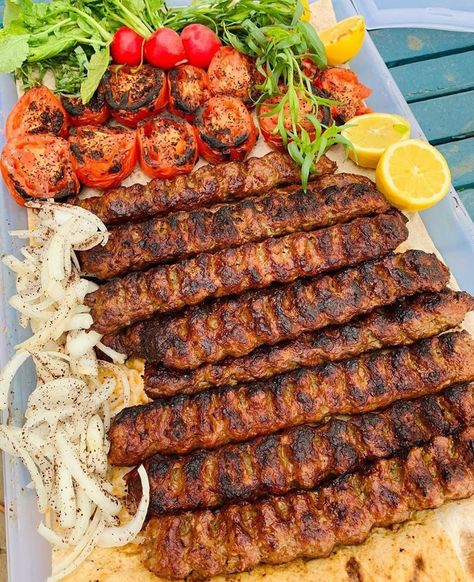 Amazing Food Platters, Armenian Recipes, Persian Cuisine, Egyptian Food, Catering Ideas Food, Moroccan Food, Persian Food, Smoked Food Recipes, Food Platters