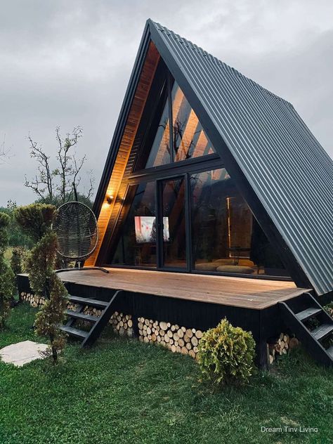 Perla Bungalow A-Frame Tiny House - Dream Tiny Living Japanese Tiny House Design, Diy Bunk Beds, Japanese Tiny House, Chalet Modern, Modern A Frame Cabin, Triangle House, Wooden House Design, A Frame House Plans, Frame Cabin