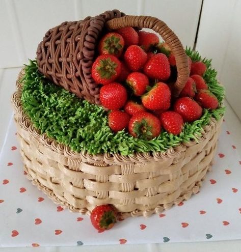 Tort Special, Fruit Topped Cake, Chocolate Bonbons Recipe, Fruit Cake Design, Basket Cake, Pot Cakes, Amazing Food Decoration, Simple Cake Designs, Creative Cake Decorating