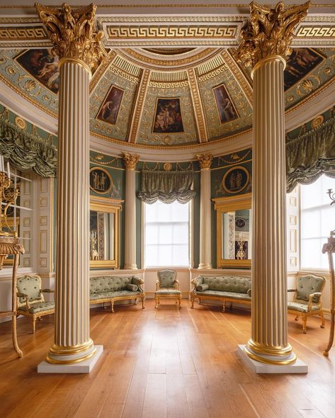 ✨ Daydreaming at @spencer.house 🏛️ Just a stone’s throw from Buckingham Palace lies one of London’s most beautiful residences. Spencer… | Instagram Regency Era House Interiors, Buckingham Palace Interior, Birmingham Palace, Palatial Interiors, British Mansion, Palace Aesthetic, Bloxburg Inspiration, Regency Interior, Regency Architecture