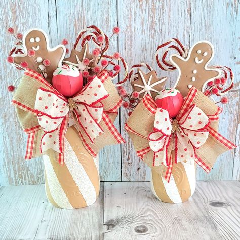 Christmas Cookie Centerpiece, Gingerbread Man Centerpiece, Kids Christmas Centerpieces, Gingerbread House Centerpiece, Gingerbread Party Decor, Gingerbread Table Centerpieces, Gingerbread Centerpiece Ideas, Gingerbread Christmas Decorations Diy, Peppermint Decorations