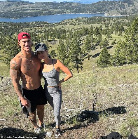 Kristin Cavallari is 'roughing it' with her cowboy in Montana. In one shot, the pair stand over a scenic outlook of a lake and mountains. The Hills star wore a grey tank top and matching leggings Kristin Cavallari Instagram, White Heart Emoji, Kristen Cavallari, Nikki Glaser, Cassie Ventura, Gym Selfie, Toned Abs, Kristin Cavallari, Kevin Costner