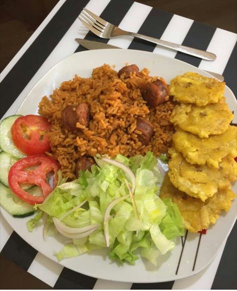 Dominican Breakfast Ideas, Dominicano Recipes, Homemade Comfort Food, Dominican Food, Haitian Food Recipes, Hispanic Food, Lunch Recipes Healthy, Dominican Republic, Food Cravings