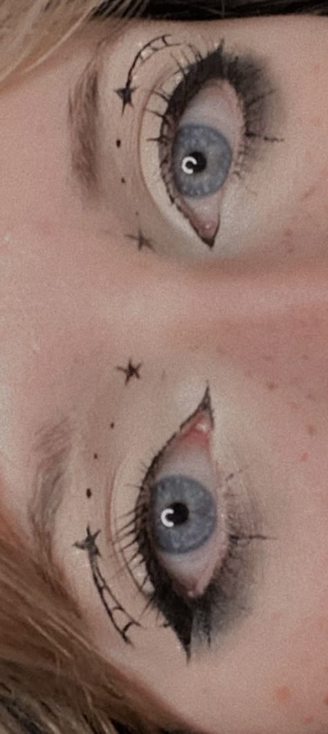 Creative Hooded Eye Makeup, Star Makeup Ideas, Star Themed Makeup, Star Graphic Liner, Cute Eyeliner Looks, Angel Eyeliner, Alt Eye Makeup, Eyeliner Ideas Creative, Graphic Eyeliner For Hooded Eyes