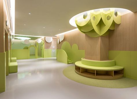 Architecture for Kids: Space Becomes a Stimulus for Imagination and Learning - InteriorZine Gymboree Play And Music, Kindergarten Interior, Daycare Design, Kindergarten Design, School Interior, Kids Zone, Kids Area, Salou, Room Kids