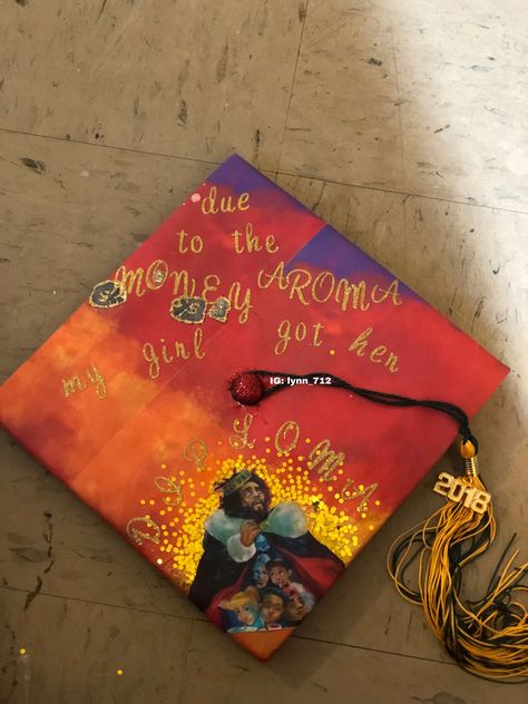 A J.Cole Graduation Cap based on his song Kevin Heart on the KOD álbum #jcole #dreamville #graduation #graduationcap #graduationcapdesigns #graduation J Cole Graduation Cap, Twilight Graduation Cap, Graduation Cap Designs College, Funny Graduation Caps, Graduation Boards, Graduation Cap Decoration Diy, High School Graduation Cap, College Graduation Cap Decoration, Grad Cap Designs