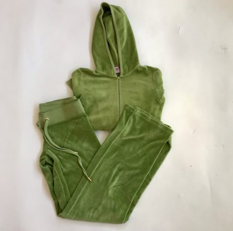 Green Juicy Tracksuit, Vintage Juicy Couture Tracksuit, Green Juicy Couture Tracksuit, Green Y2k Outfit, Green Juicy Couture, Juicy Tracksuit, Green Y2k, Juicy Couture Tracksuit, 2000s Outfits