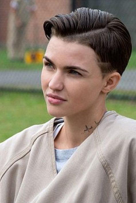 Straight Women Are Saying They'd 'Go Gay' For OITNB's Ruby Rose And Queer Women Are Not Happy About It Ruby Rose Haircut, Ruby Rose Hair, Prison Wife, Taryn Manning, Trendy Haircuts, Orange Is The New, Rose Hair, Orange Is The New Black, Star Ruby