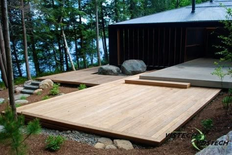 Modern deck Elevated Deck, Modern Deck, Floating Deck, Patio Deck Designs, Wooden Deck, Deck Designs Backyard, Deck Designs, Deck With Pergola, Casa Exterior