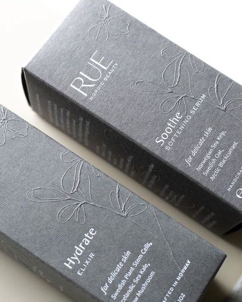 Minimal Luxury Packaging, High End Packaging Design, Rue Plant, High End Packaging, Minimal Packaging Design, Bottle Advertising, Skincare Packaging Design, High End Branding, Nordic Beauty