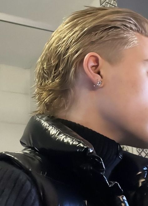 Middle Part Fade Hairstyles Men, Slicked Back Mullet Men, Long Hair Slicked Back Men, Mid Mullet Hair Men, Mid Haircut Men, Slick Back Mullet, Short Hair Slicked Back, Slick Back Short Hair, Slick Back Hair Men