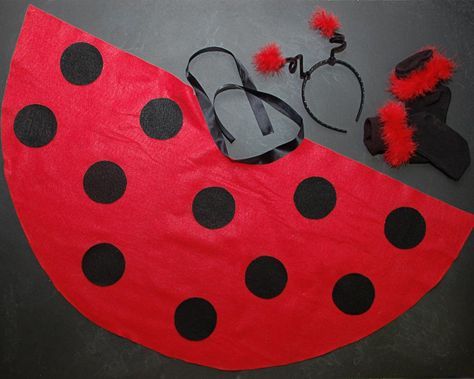 These cute no-sew Halloween costumes are perfect for little gardeners. Learn to make butterfly, dragonfly, bee, scarecrow, ladybug, garden gnome and peacock costumes that are sure to make trick-or-treating a blast! Sew Halloween Costume, Bug Costume, Handmade Halloween Costumes, Themed Halloween Costumes, Ladybug Costume, Diy Costumes Kids, Homemade Halloween, Easy Halloween Costumes, Adult Halloween Costumes