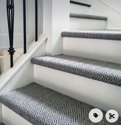 Wood Floors Carpet Stairs, Dark Carpet Stairs, Stair Covering Ideas, Stair Carpet Ideas, Entrance Hall Decor, Carpet Staircase, Stairs Renovation, Staircase Runner, Stair Makeover