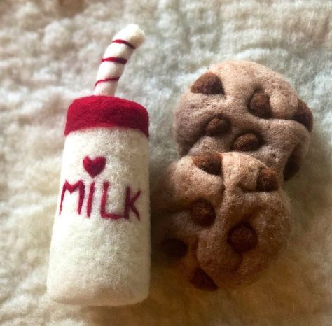 Felt Milk and Cookies Newborn Photography Prop Felt Cookies | Etsy Felted Food, Felt Cookies, Style Victoria Beckham, Coffee Pics, Cookies Chocolate Chip, Christmas Pic, Christmas Photo Props, Diy Props, Felt Pumpkins